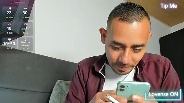 jhonyalzate2 online show from 04-21-26, 03:35