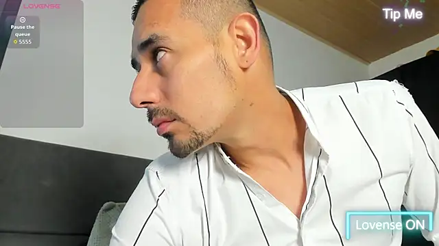 jhonyalzate2 online show from 04-28-26, 02:27