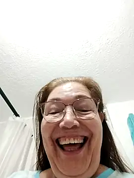 Vicky Rosse online show from 10-24-25, 01:29