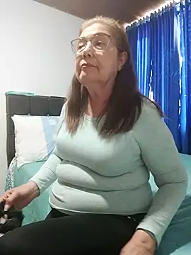 Vicky Rosse online show from 11-19-25, 06:52