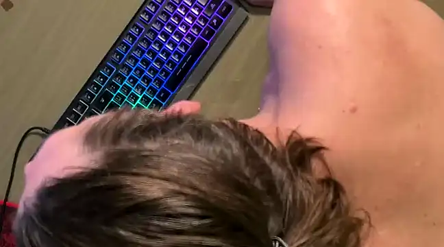 Snapshot of OndruSuk chatting on 01-22-25, 10:15 OndruSuk online show from 01-22-25, 10:15