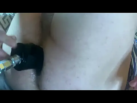 Snapshot of OndruSuk chatting on 02-03-25, 12:36 OndruSuk online show from 02-03-25, 12:36