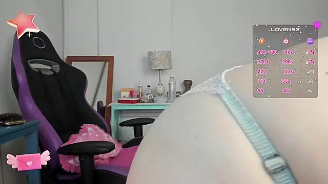 Snapshot of 1Sweetnina chatting on 01-14-25, 11:05 1Sweetnina online show from 01-14-25, 11:05