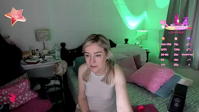 Snapshot of 1Sweetnina chatting on 11-10-25, 07:02 1Sweetnina online show from 11-10-25, 07:02