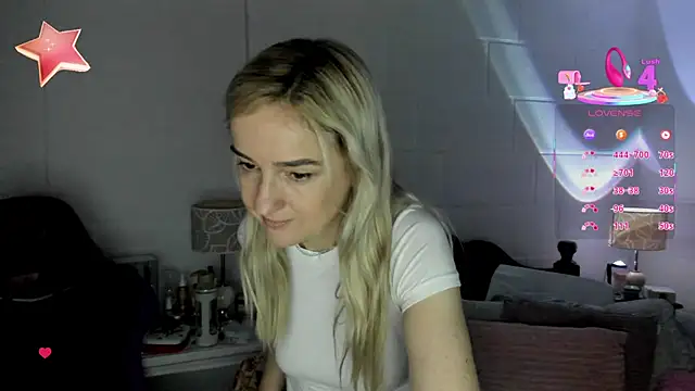 Snapshot of 1Sweetnina chatting on 11-11-25, 09:04 1Sweetnina online show from 11-11-25, 09:04