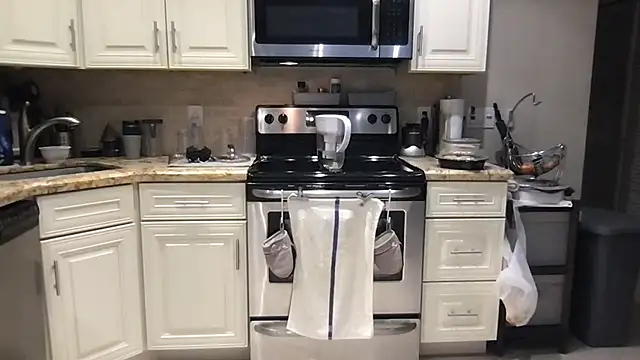 BigGuyMuscle online show from 03-17-25, 05:16