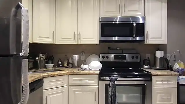 BigGuyMuscle online show from 04-19-26, 07:05