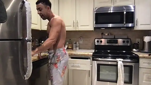 BigGuyMuscle online show from 04-23-26, 05:48