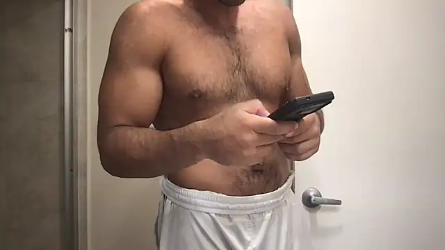 Snapshot of BigGuyMuscle chatting on 05-14-26, 10:38 BigGuyMuscle online show from 05-14-26, 10:38