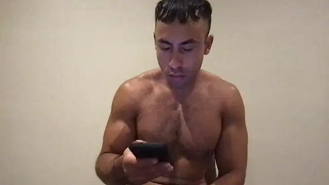 Snapshot of BigGuyMuscle chatting on 05-22-26, 11:21 BigGuyMuscle online show from 05-22-26, 11:21