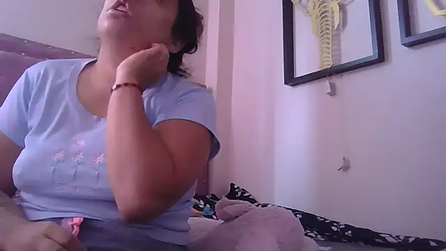 Snapshot of annarose19 chatting on 10-21-25, 07:47 annarose19 online show from 10-21-25, 07:47