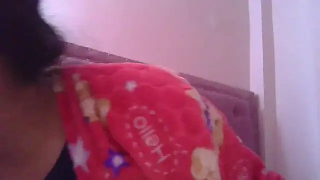 Snapshot of annarose19 chatting on 11-15-25, 06:04 annarose19 online show from 11-15-25, 06:04