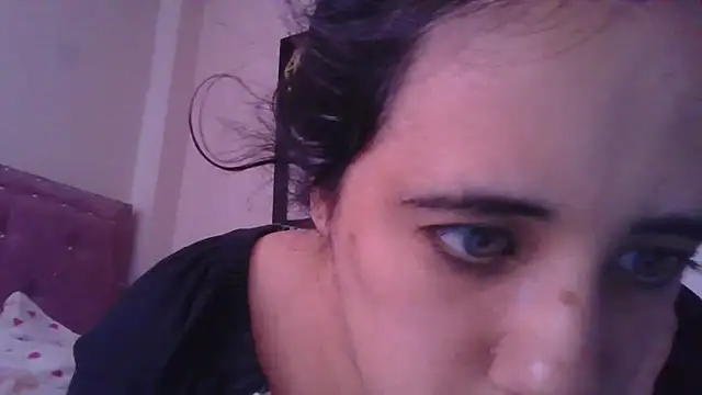 Snapshot of annarose19 chatting on 11-24-25, 08:08 annarose19 online show from 11-24-25, 08:08