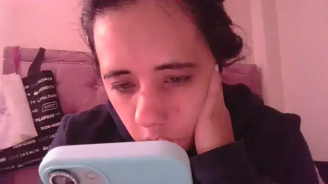 Snapshot of annarose19 chatting on 11-27-25, 04:53 annarose19 online show from 11-27-25, 04:53