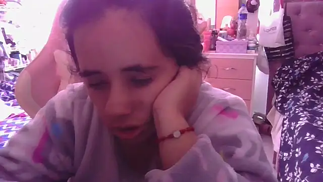 annarose19 online show from 12-19-25, 08:05