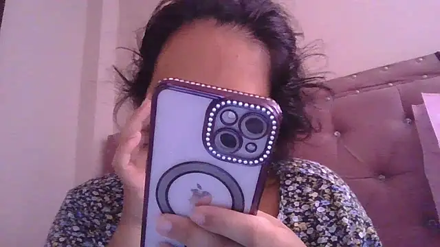 annarose19 online show from 04-18-26, 04:44