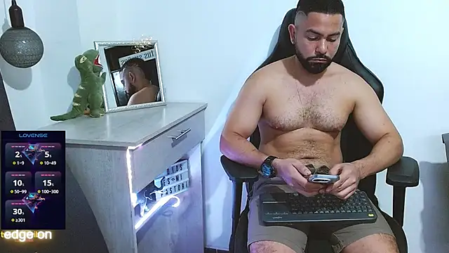 Snapshot of piter_berlin chatting on 01-25-25, 01:10 piter berlin online show from 01-25-25, 01:10