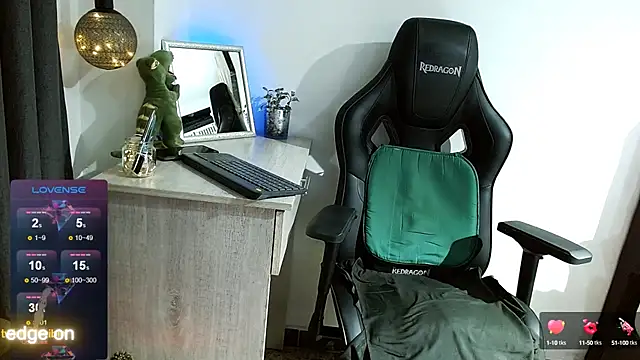 Snapshot of piter_berlin chatting on 02-26-25, 11:04 piter berlin online show from 02-26-25, 11:04