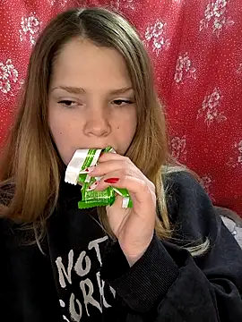 Zuli Kiska online show from 04-10-26, 11:04