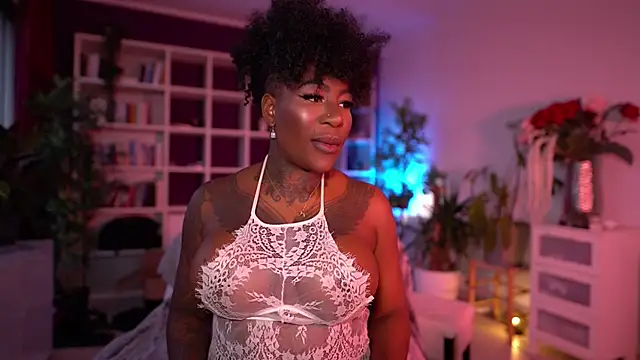 Snapshot of JosyBlack chatting on 12-22-24, 07:11 JosyBlack online show from 12-22-24, 07:11