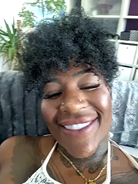 Snapshot of JosyBlack chatting on 12-24-24, 10:01 JosyBlack online show from 12-24-24, 10:01