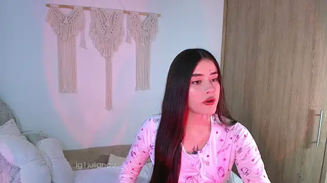 Snapshot of iriswest_ chatting on 06-24-26, 02:32 iriswest online show from 06-24-26, 02:32