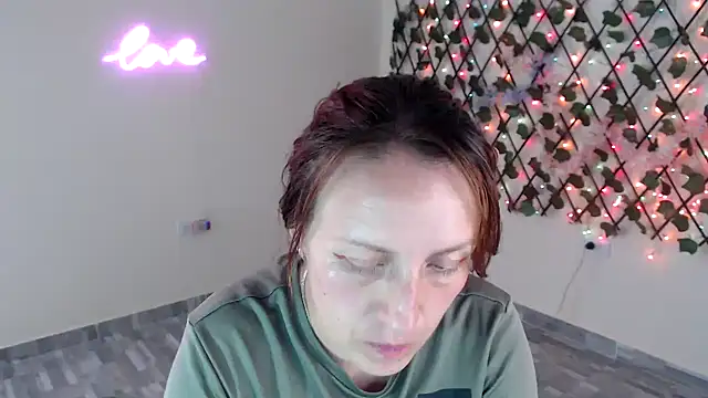 kittykalor09 online show from 05-04-26, 07:32