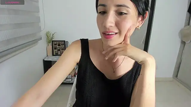  arianna hot22 online show from 05-20-26, 01:12