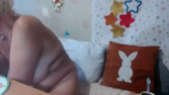 Snapshot of QueenLana chatting on 10-03-25, 05:26 QueenLana online show from 10-03-25, 05:26