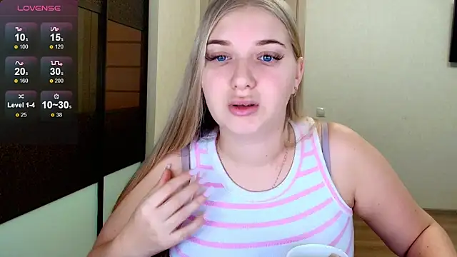 Adr1ana  online show from 11-28-25, 04:37