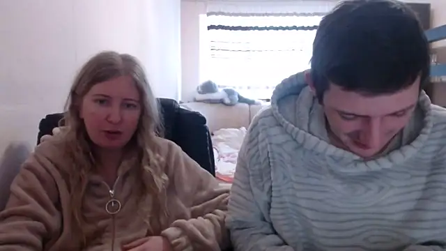PeterAndJen online show from 02-24-25, 10:37
