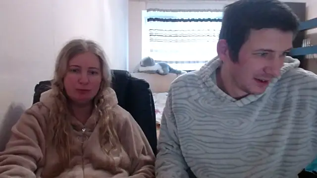 PeterAndJen online show from 02-24-25, 02:15