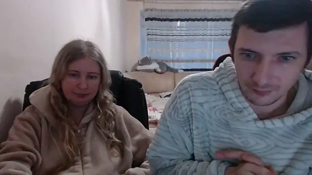 PeterAndJen online show from 02-24-25, 05:20
