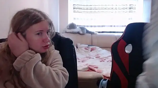 PeterAndJen online show from 02-26-25, 06:37