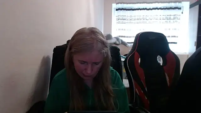 PeterAndJen online show from 04-17-26, 05:05