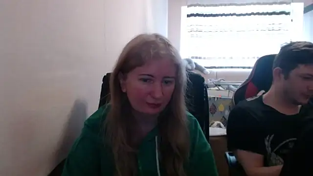 PeterAndJen online show from 04-19-26, 08:02