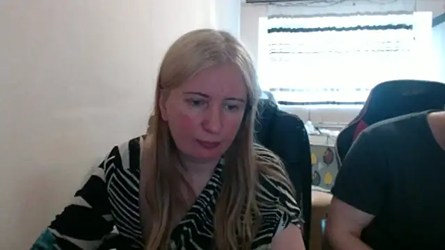 PeterAndJen online show from 05-11-26, 02:56