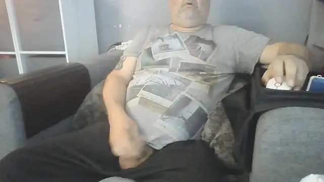 Naturistmale45 online show from 06-18-26, 07:30