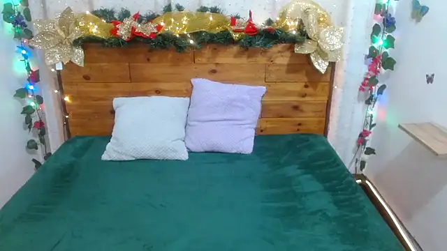 NikkieMilky online show from 12-18-25, 11:44