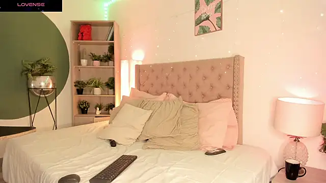 Snooky Clinton online show from 01-18-25, 07:48