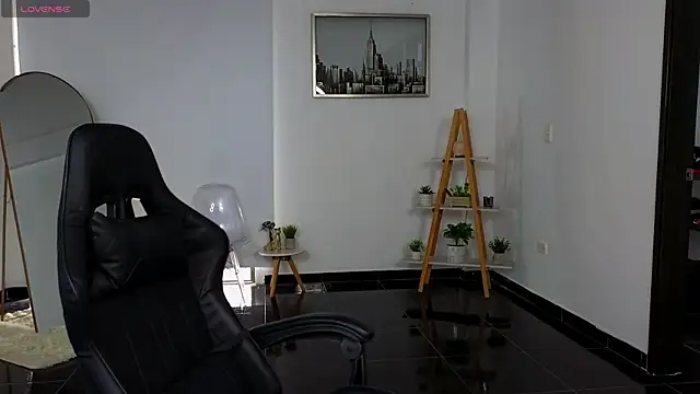 bella  adams online show from 09-15-25, 09:15