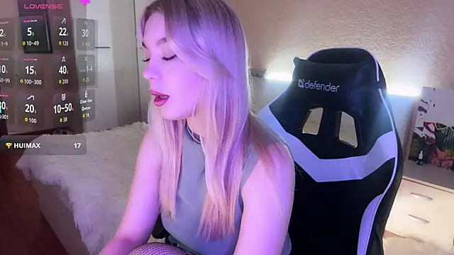 ariashaa online show from 10-31-25, 03:13