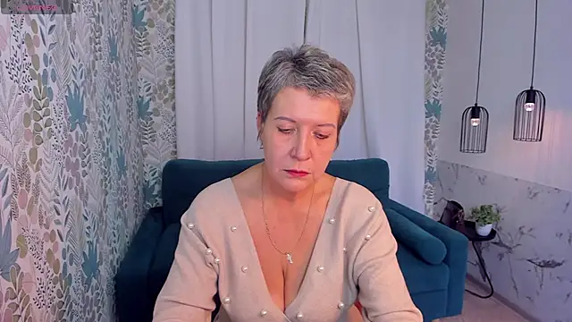 Snapshot of KathySunn chatting on 12-11-24, 01:28 KathySunn online show from 12-11-24, 01:28