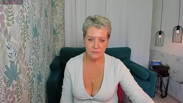 Snapshot of KathySunn chatting on 12-24-24, 01:28 KathySunn online show from 12-24-24, 01:28