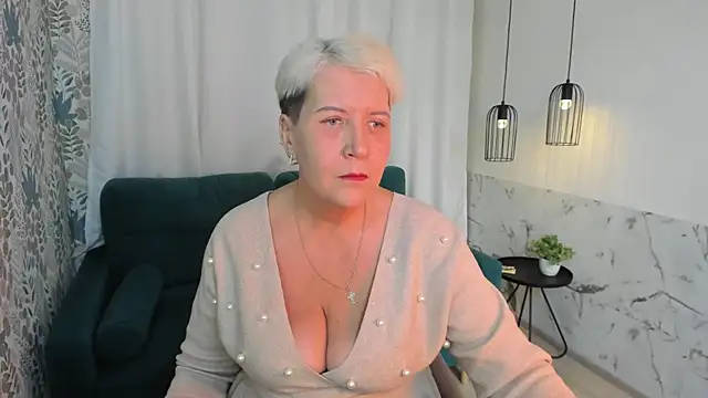 Snapshot of KathySunn chatting on 02-22-26, 01:31 KathySunn online show from 02-22-26, 01:31