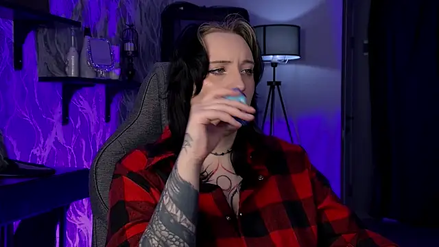 AsheLucker online show from 01-10-26, 09:41