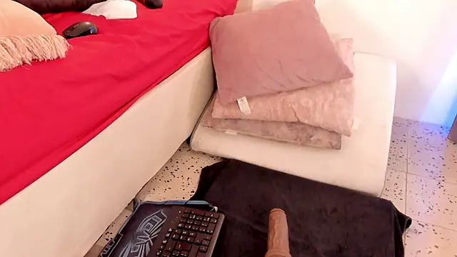 IsiisLovei online show from 01-29-25, 02:32