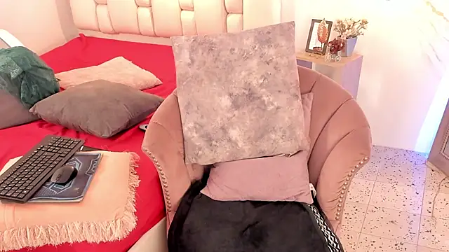 IsiisLovei online show from 02-09-25, 05:11