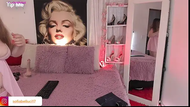 Snapshot of sofiiBell chatting on 11-16-25, 01:00 sofiiBell online show from 11-16-25, 01:00