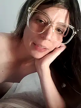 Snapshot of LouGabriel chatting on 10-19-25, 02:40 LouGabriel online show from 10-19-25, 02:40